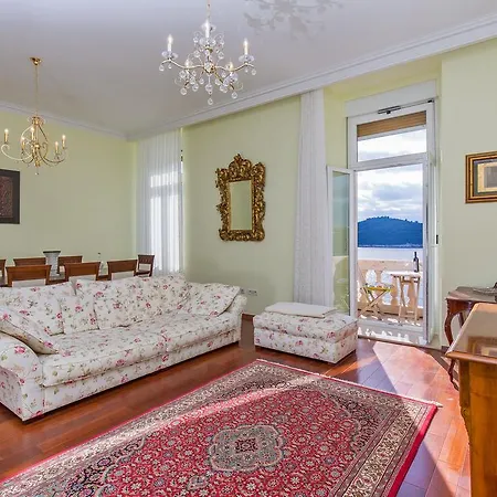 Apartment Luxury Seafront Banje *